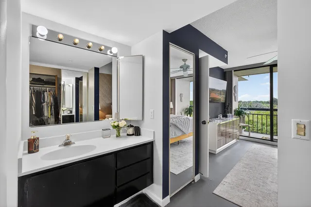 $520,000 | 1801 Marina Isle Way, Unit 502, Jupiter, FL 33477