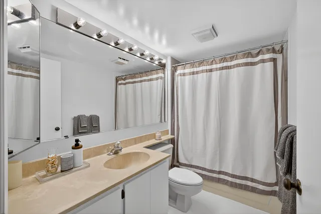 $520,000 | 1801 Marina Isle Way, Unit 502, Jupiter, FL 33477