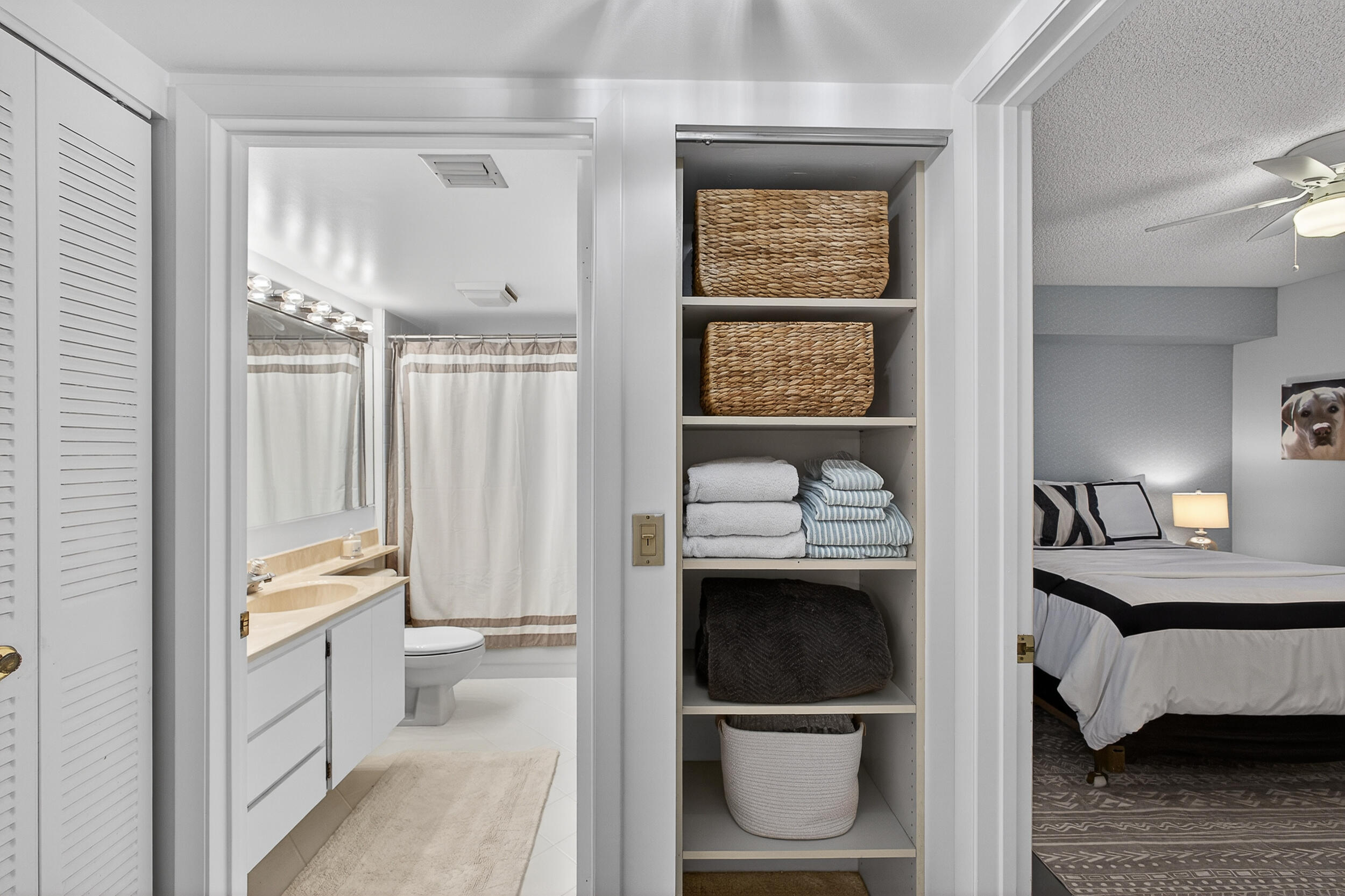 1801 Marina Isle Way, Unit 502 Jupiter, FL 33477 - Photo 20 of 37 Guest Bathroom