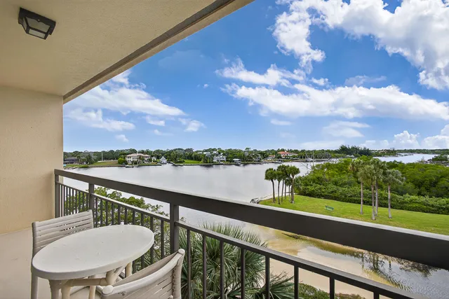 $520,000 | 1801 Marina Isle Way, Unit 502, Jupiter, FL 33477