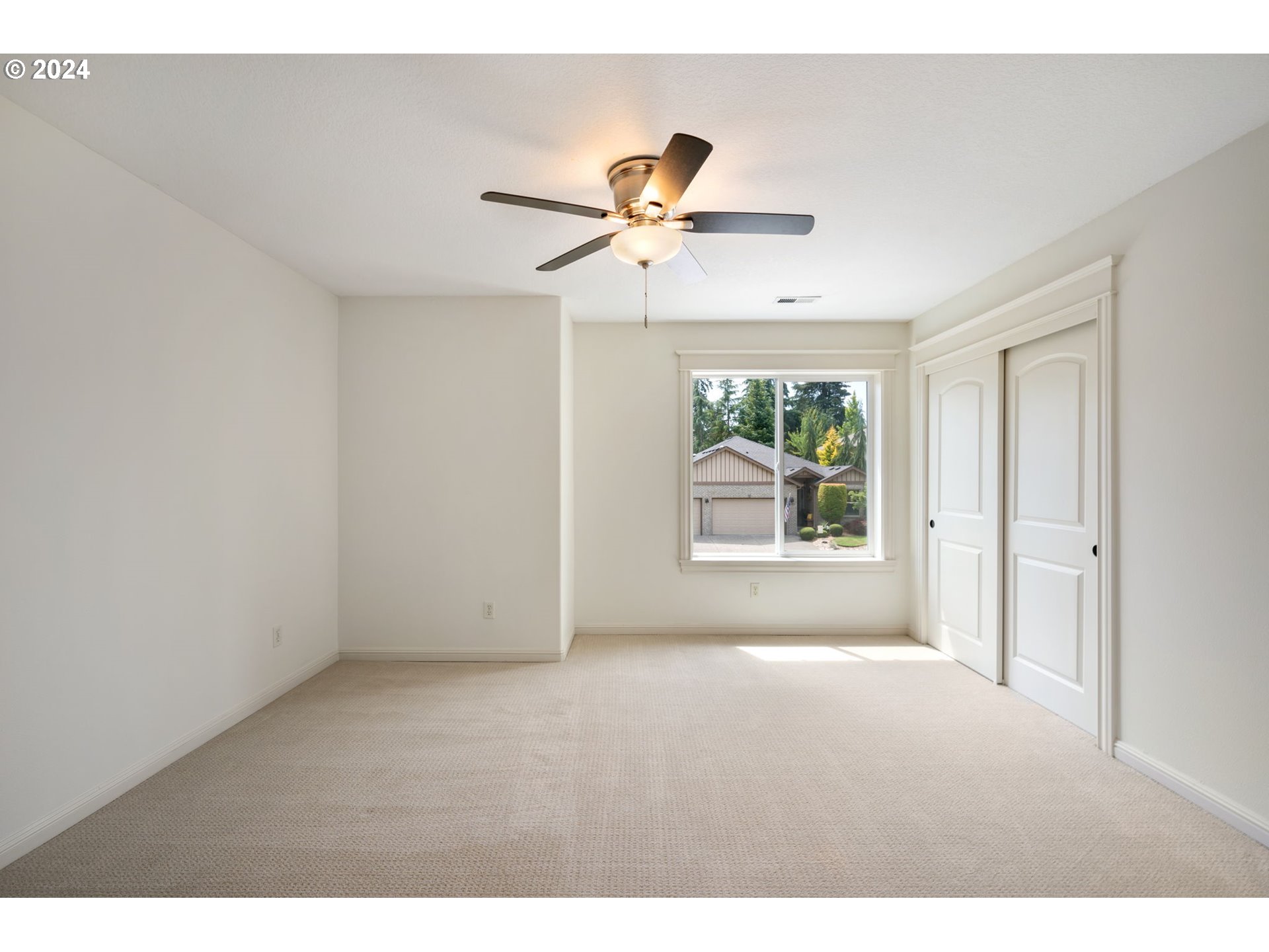 2204 South 17th Way Ridgefield, WA 98642 - Photo 26 of 45 a view of an empty room with a window