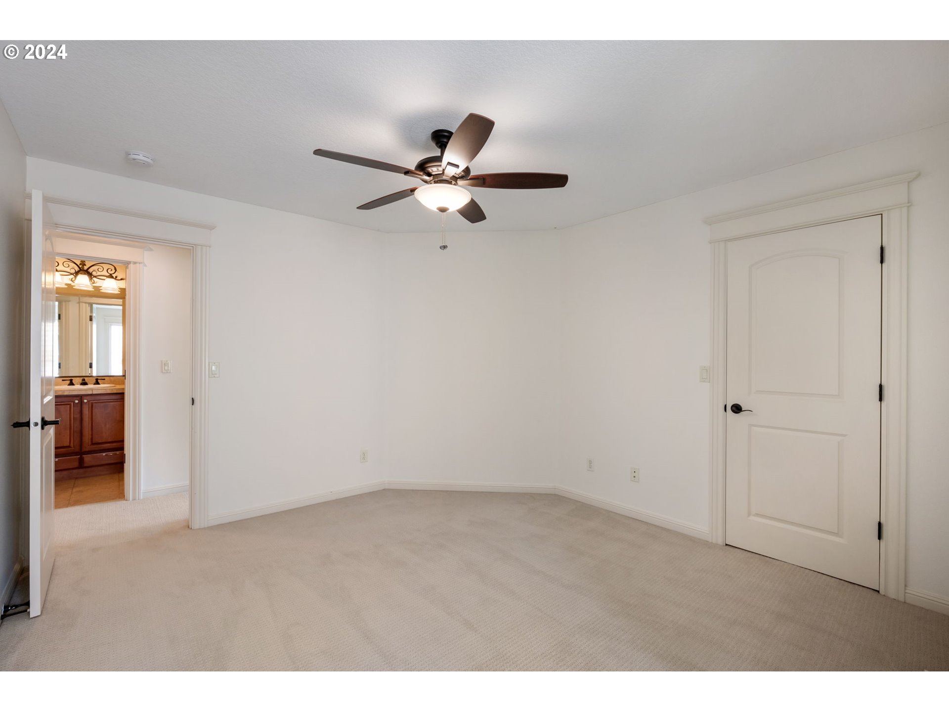 2204 South 17th Way Ridgefield, WA 98642 - Photo 27 of 45 a view of room with a ceiling fan