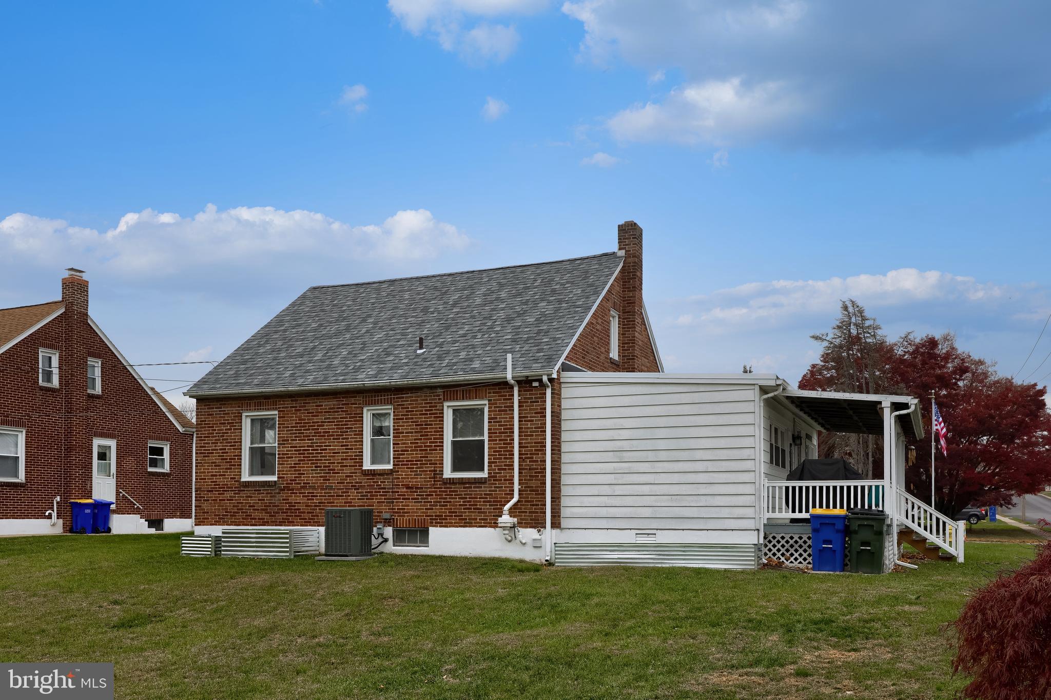 2000 Filbert Street York, PA 17404 - Photo 39 of 41 a front view of house with yard