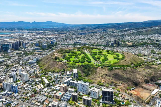 $350,000 | 999 Wilder Avenue, Unit 401, Honolulu, HI 96822