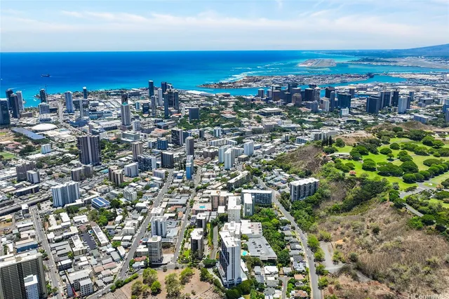 $350,000 | 999 Wilder Avenue, Unit 401, Honolulu, HI 96822