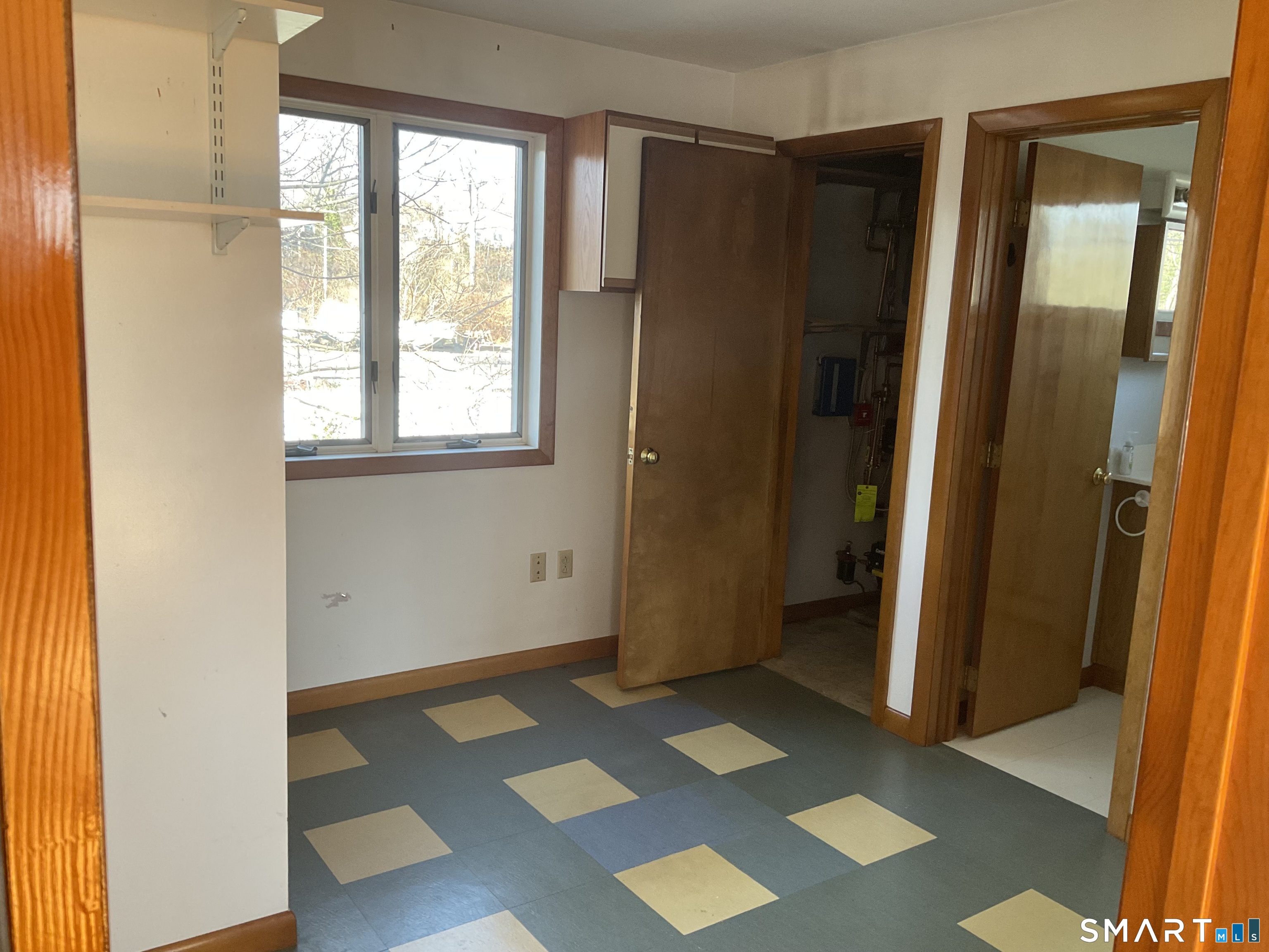 52 Brown Road East Haven, CT 06512 - Photo 8 of 22