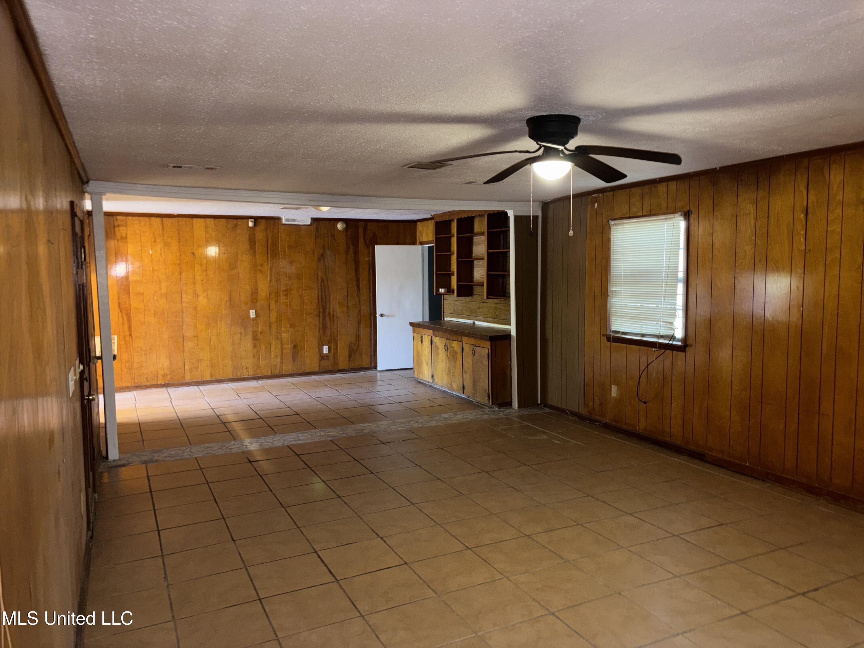 1761 Maria Drive Jackson, MS 39204 - Photo 6 of 10 IMG_5084