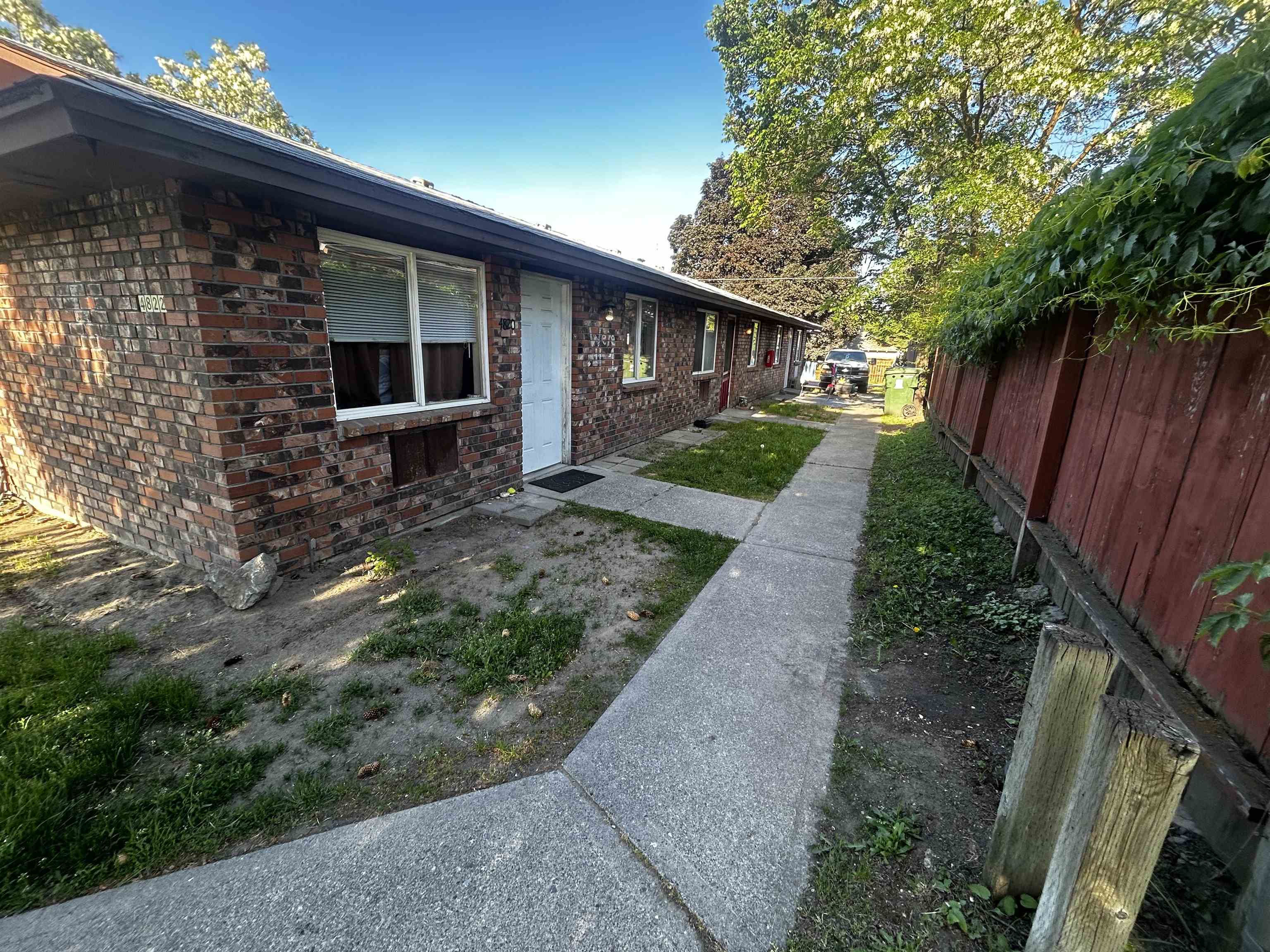 4822 North Lee Street Spokane, WA 99207 - Photo 4 of 10