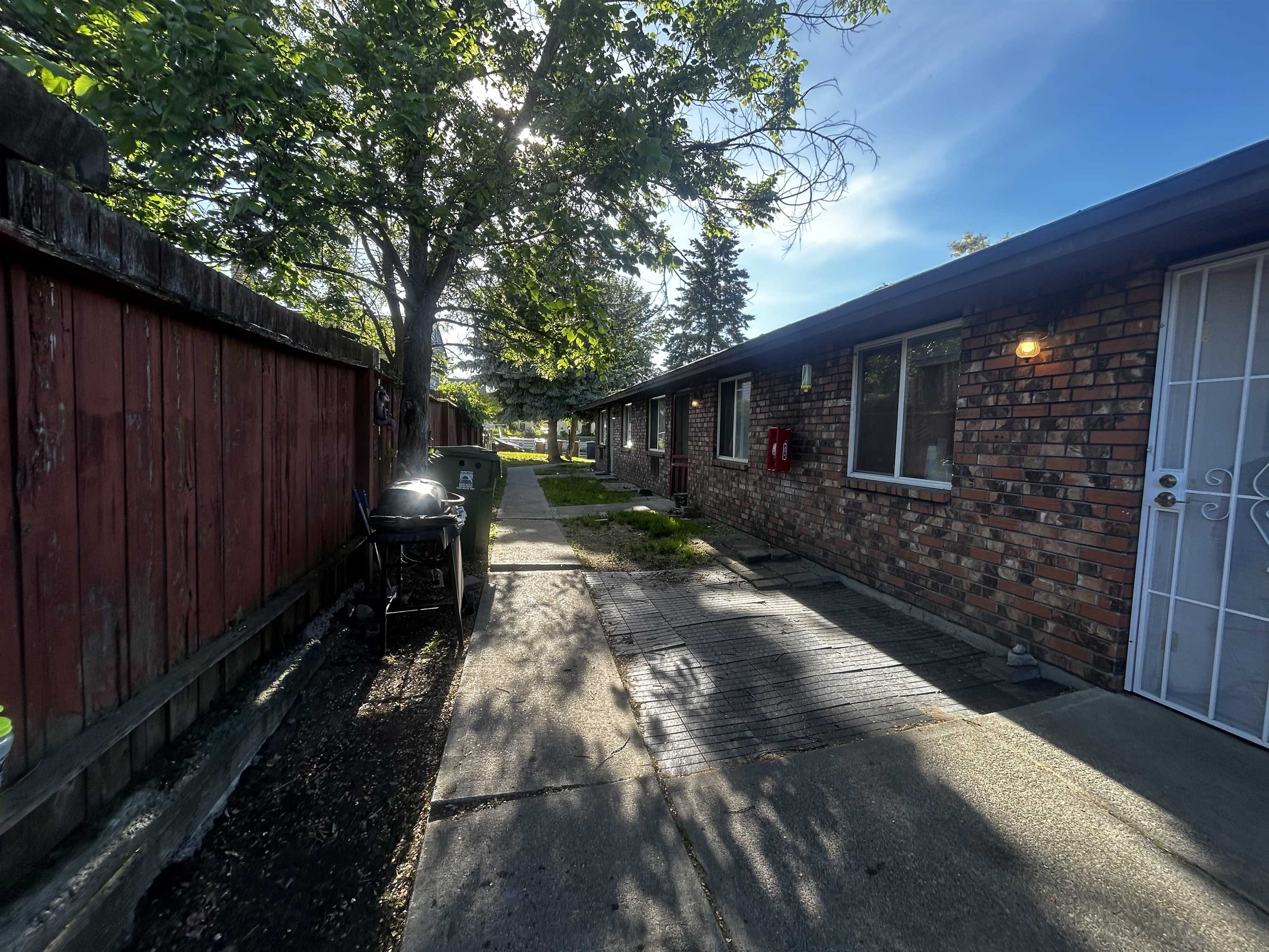 4822 North Lee Street Spokane, WA 99207 - Photo 7 of 10