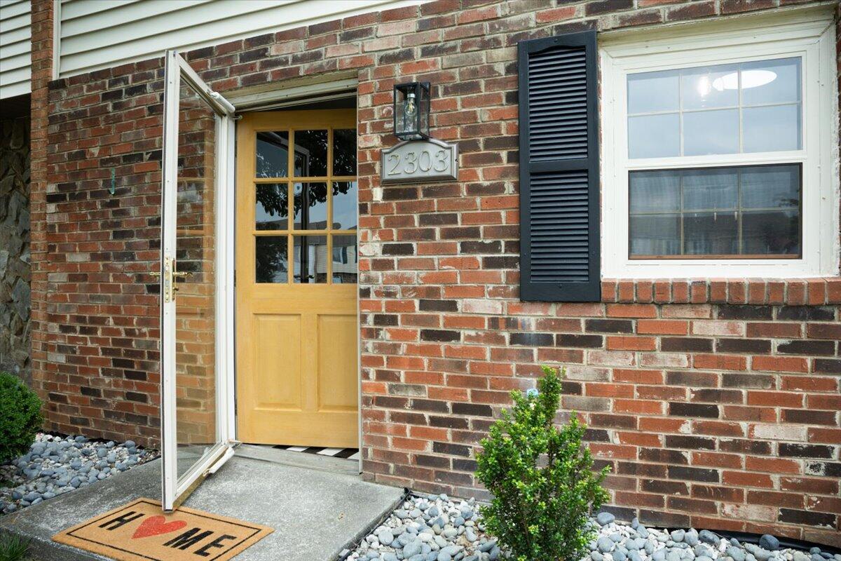 2303 Ranch Road Northwest Roanoke, VA 24017 - Photo 4 of 28 04-2303 Ranch Rd NW_04