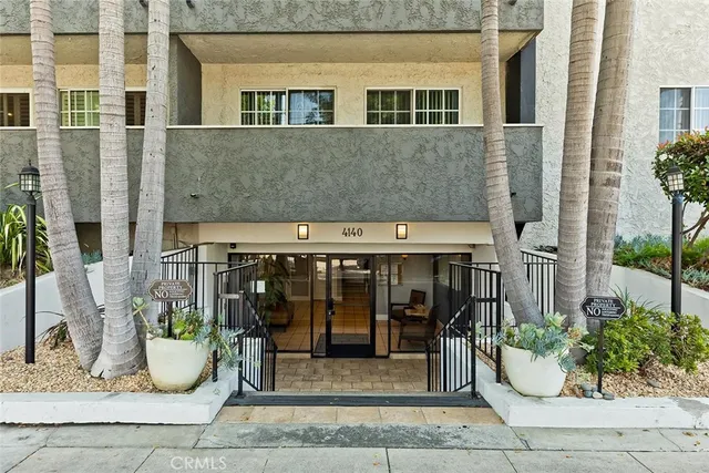 $525,000 | 4140 Warner Boulevard, Unit 205, Burbank, CA 91505