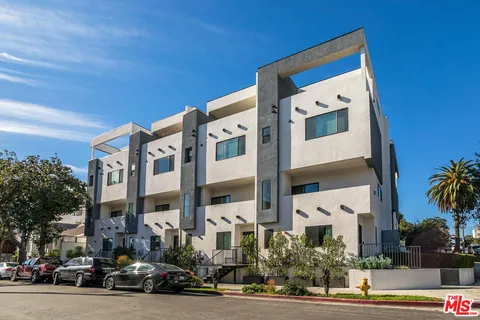 $1,000,000 | 495 North St Andrews Place, Los Angeles, CA 90004