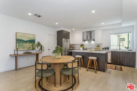 $1,000,000 | 495 North St Andrews Place, Los Angeles, CA 90004