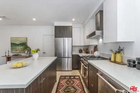 $1,000,000 | 495 North St Andrews Place, Los Angeles, CA 90004