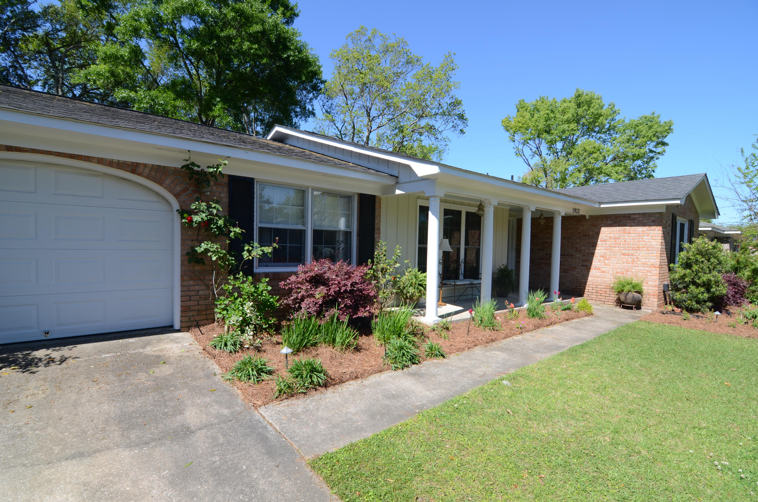 1953 Ivy Hall Road Charleston, SC 29407 - Photo 5 of 22 5 landscaped front yard