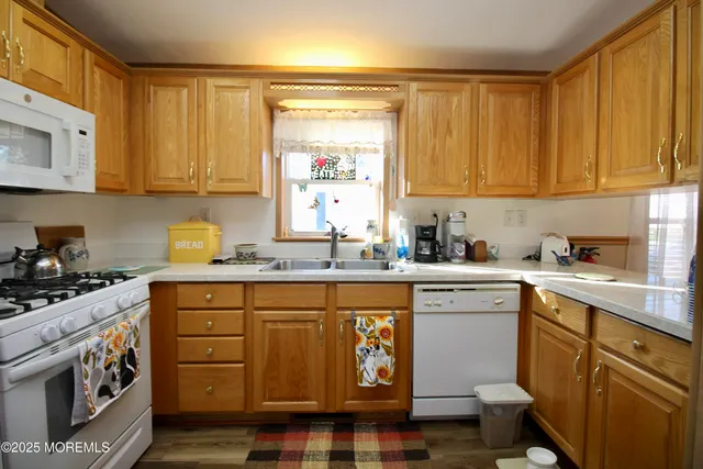 $287,500 | 75 Robin Place, Freehold, NJ 07728