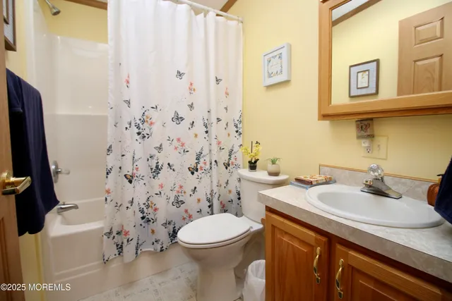 $287,500 | 75 Robin Place, Freehold, NJ 07728