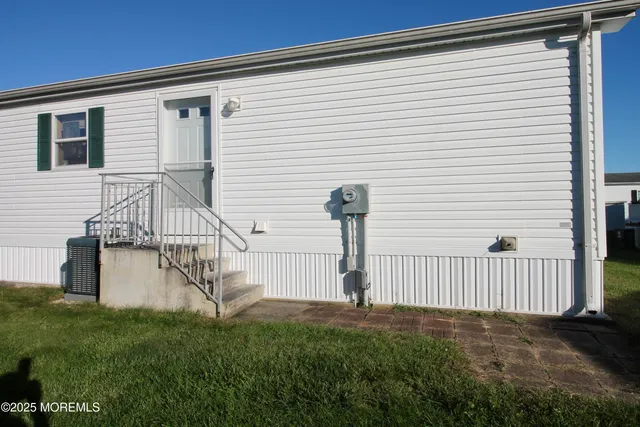 $287,500 | 75 Robin Place, Freehold, NJ 07728