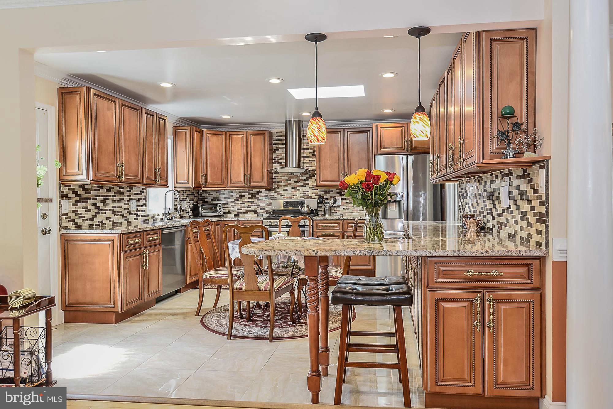 1011 Utterback Store Road Great Falls, VA 22066 - Photo 2 of 28 Gallery Image 2