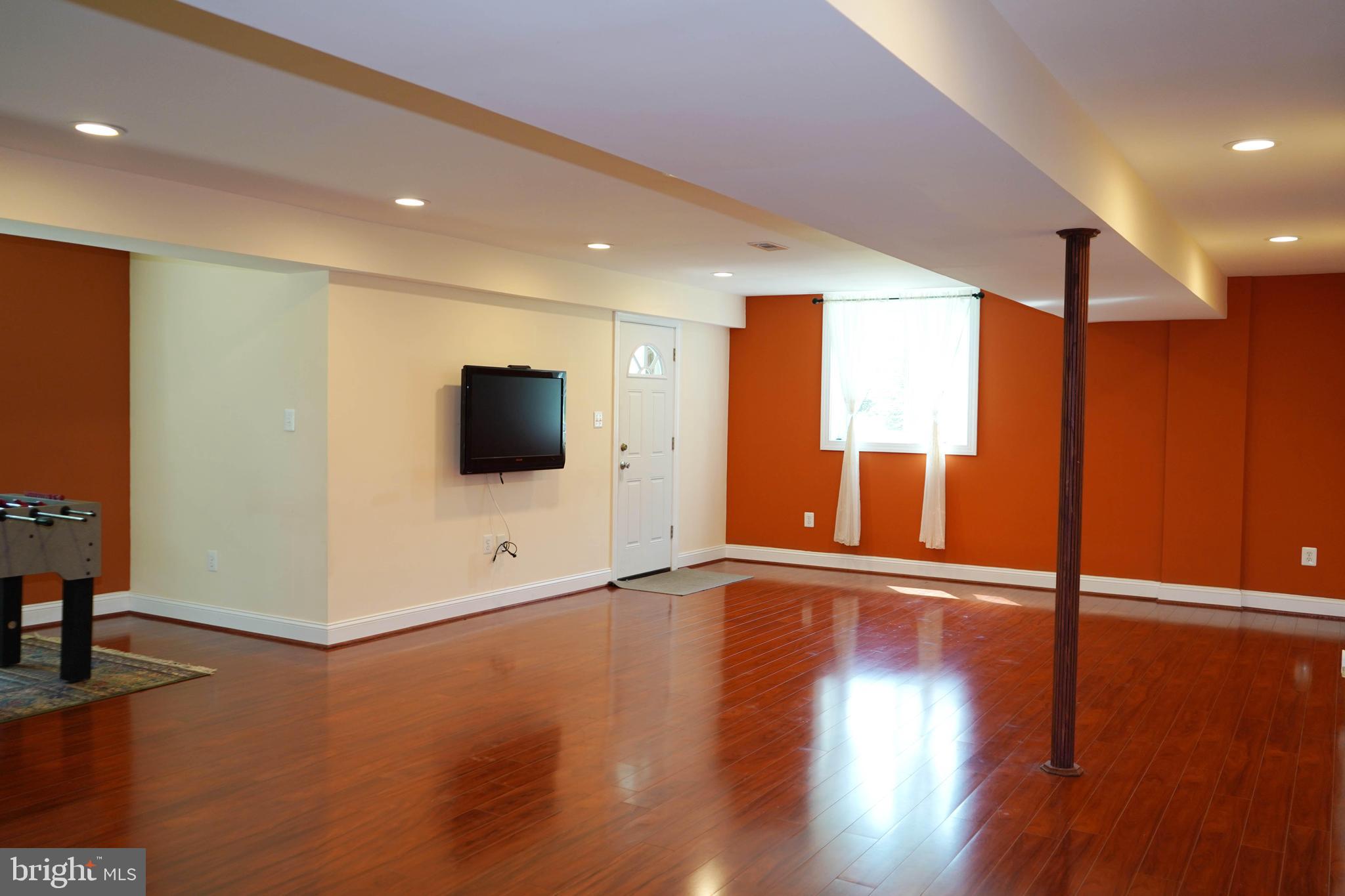 1011 Utterback Store Road Great Falls, VA 22066 - Photo 12 of 28 Gallery Image 12