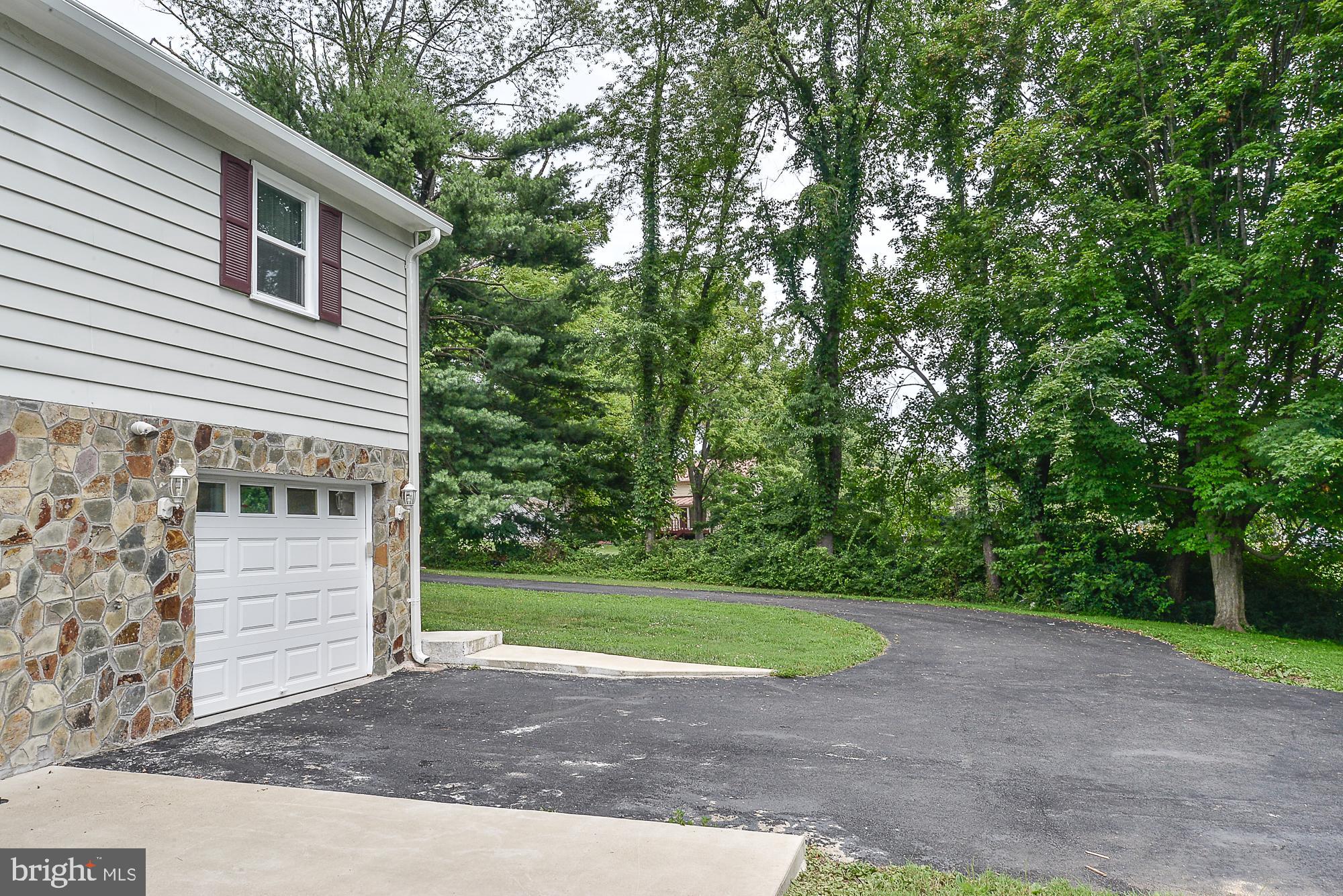1011 Utterback Store Road Great Falls, VA 22066 - Photo 18 of 28 Gallery Image 18