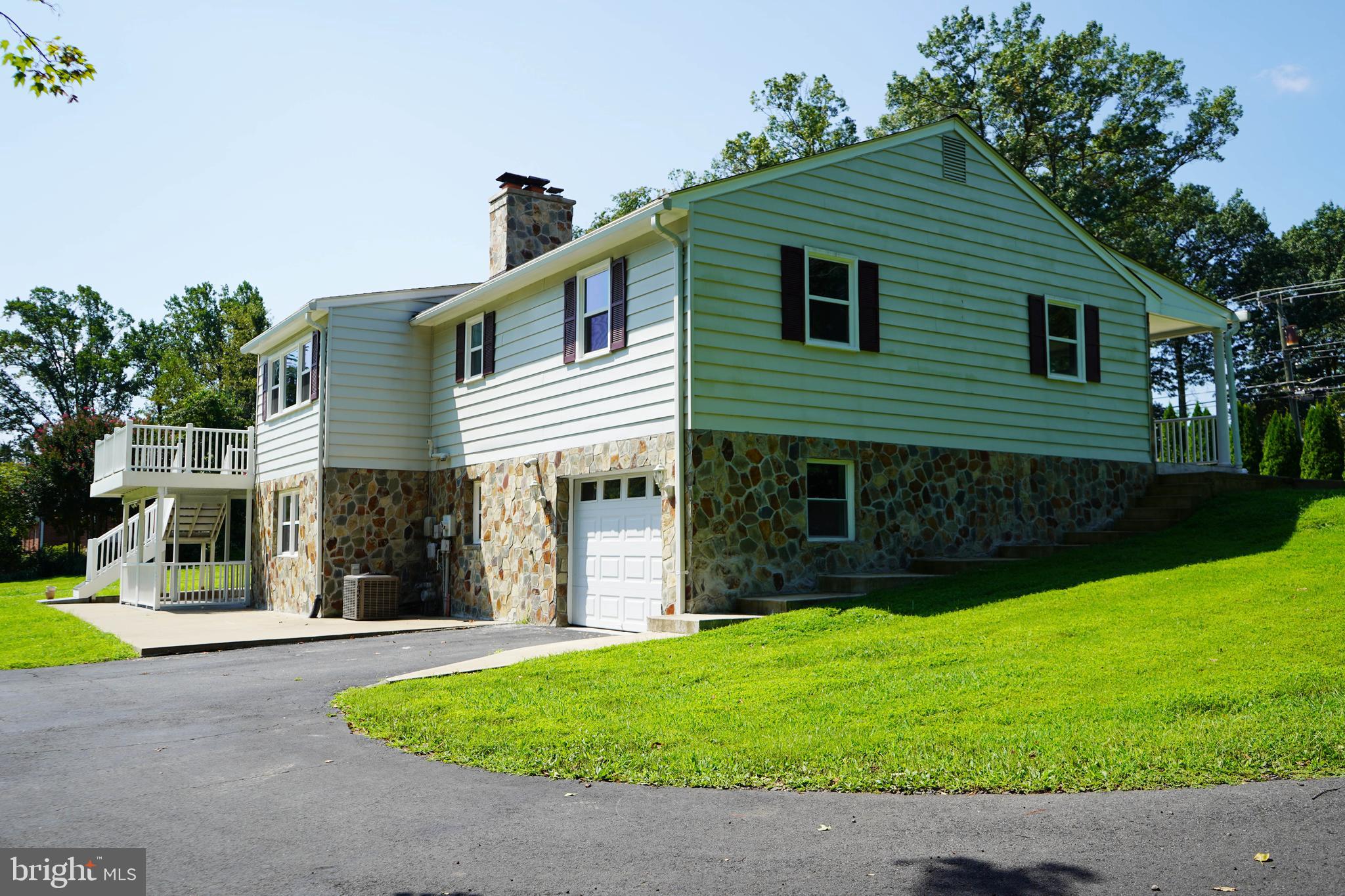 1011 Utterback Store Road Great Falls, VA 22066 - Photo 24 of 28 Gallery Image 24