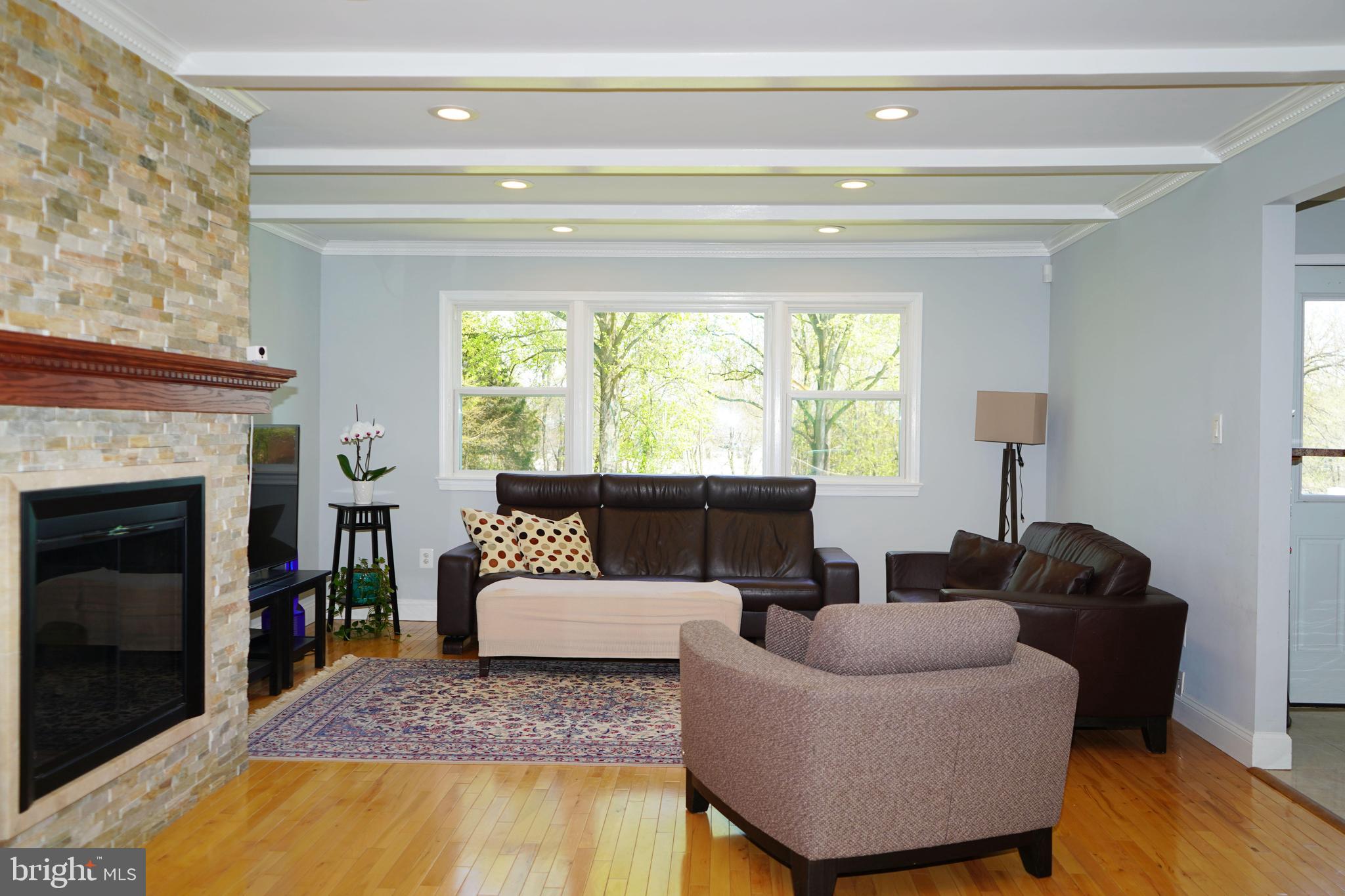 1011 Utterback Store Road Great Falls, VA 22066 - Photo 4 of 28 Gallery Image 4