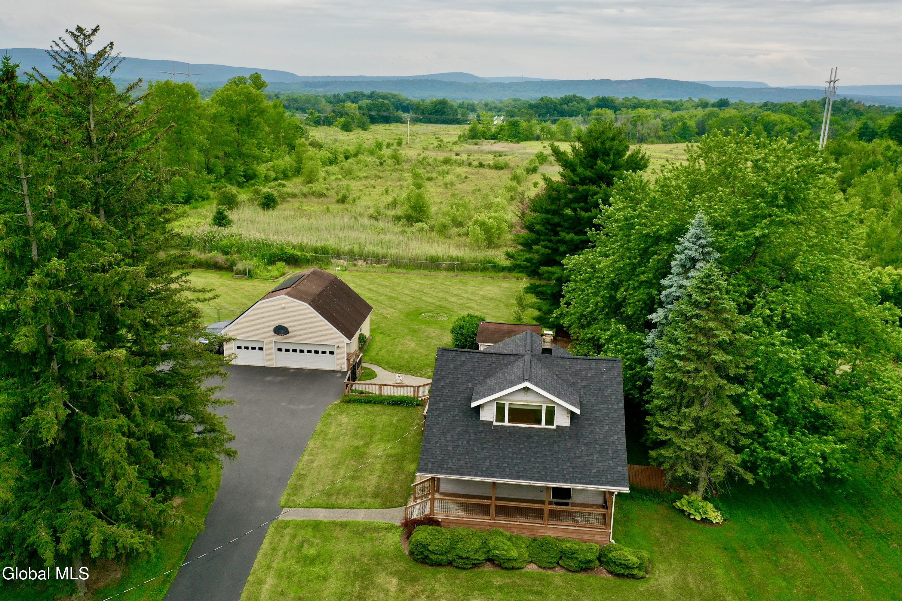 87 Lasher Road Bethlehem, NY 12158 - Photo 2 of 52 4
