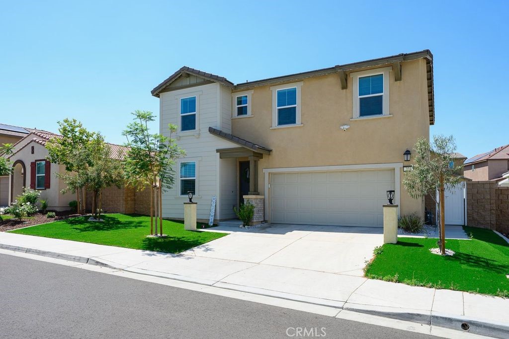 324 Castaic Way Rialto, CA 92377 - Photo 4 of 50
