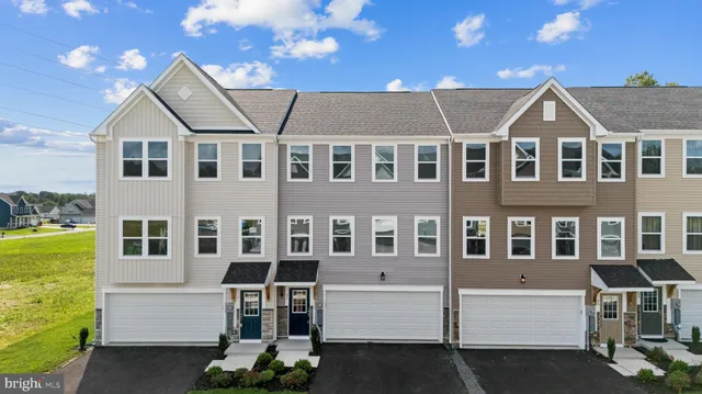 $2,600 | 21 Lyriq Court, Inwood, WV 25428