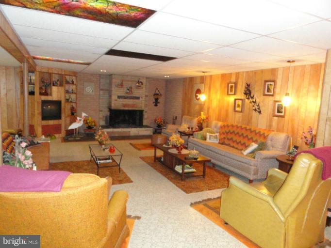 17112 Lappans Road Hagerstown, MD 21740 - Photo 24 of 30 Family Room 1