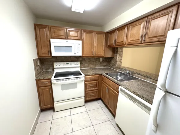 $2,100 | 11780 Southwest 18th Street, Unit 3182, Miami, FL 33175