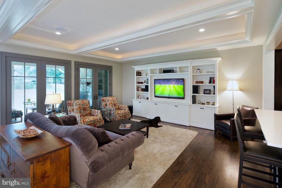 831 Ninovan Road Southeast Vienna, VA 22180 - Photo 17 of 27 Family Room