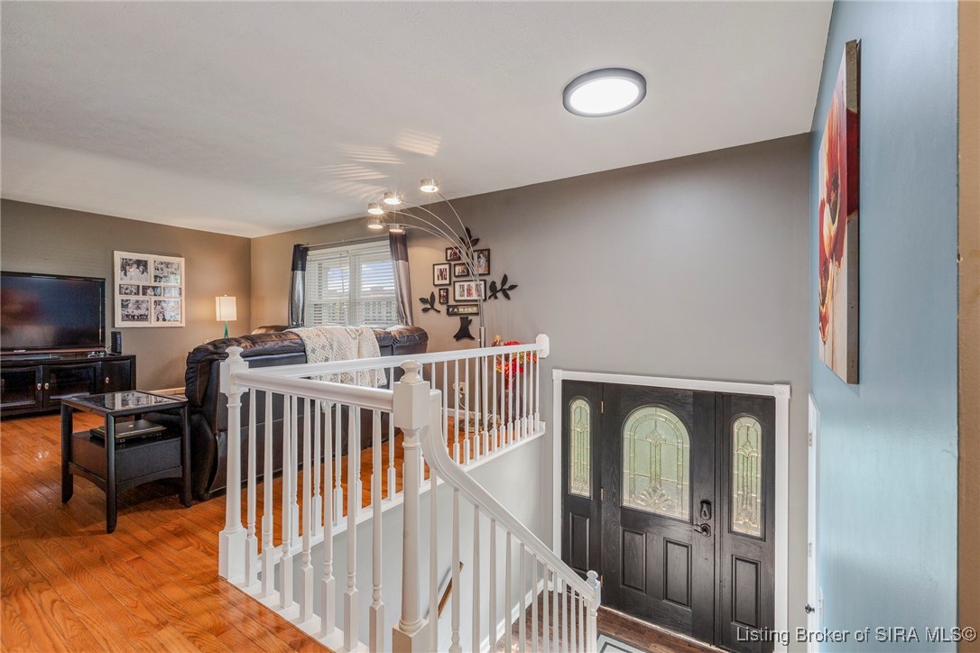 6644 Old Vincennes Road Floyds Knobs, IN 47119 - Photo 4 of 33