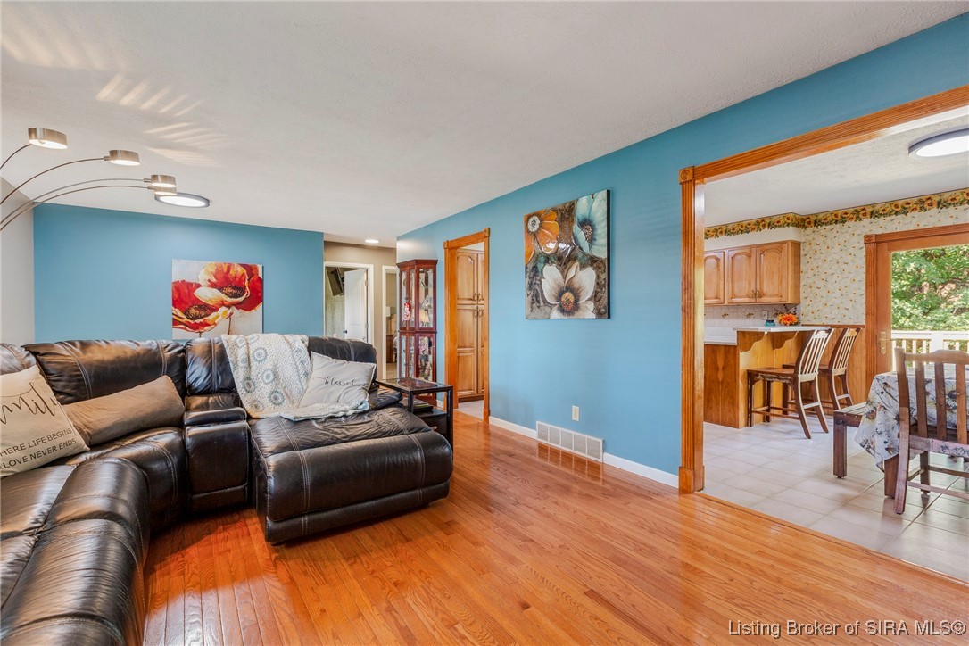 6644 Old Vincennes Road Floyds Knobs, IN 47119 - Photo 5 of 33