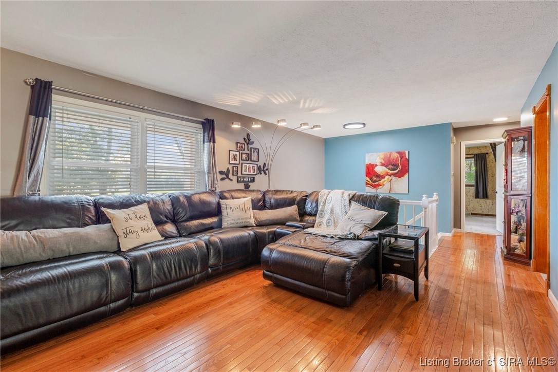 6644 Old Vincennes Road Floyds Knobs, IN 47119 - Photo 6 of 33