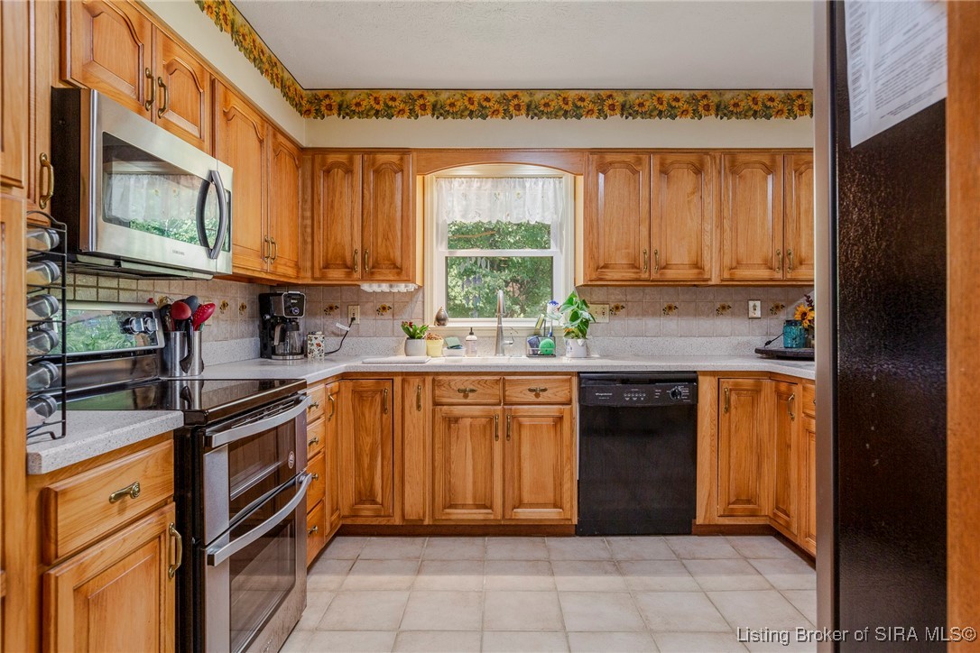 6644 Old Vincennes Road Floyds Knobs, IN 47119 - Photo 8 of 33