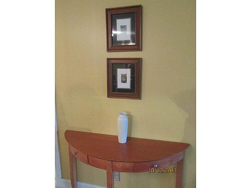 8050 West McNab Road, Unit 314 Tamarac, FL 33321 - Photo 6 of 13 Interior Space/Layout