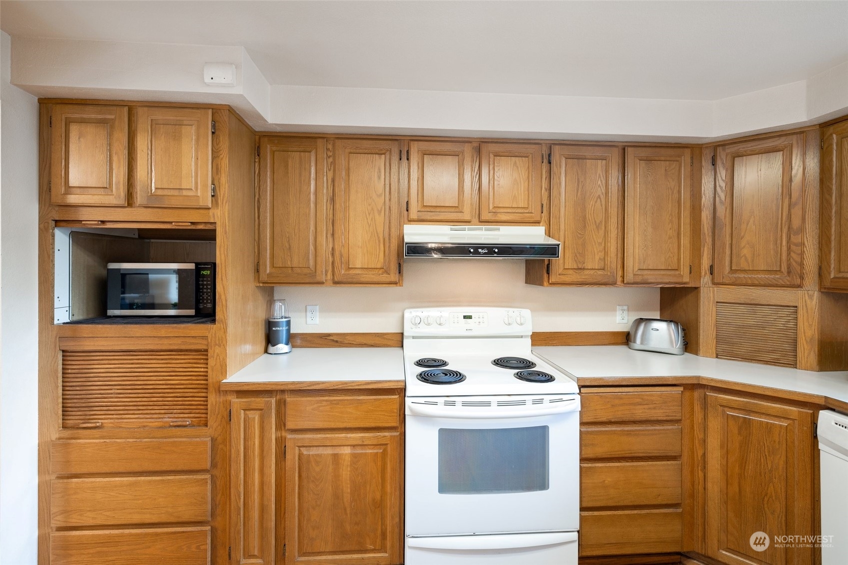 13012 Southeast 164th Street Renton, WA 98058 - Photo 11 of 33 Gallery Image 11