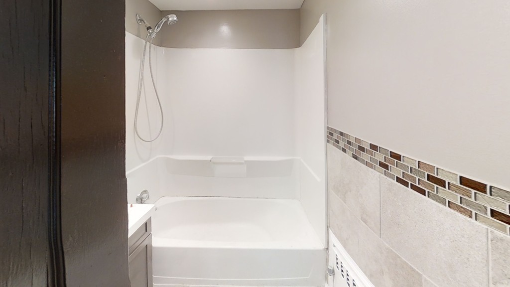 85-87 Brook Road Milton, MA 02186 - Photo 8 of 20 Gallery Image 8