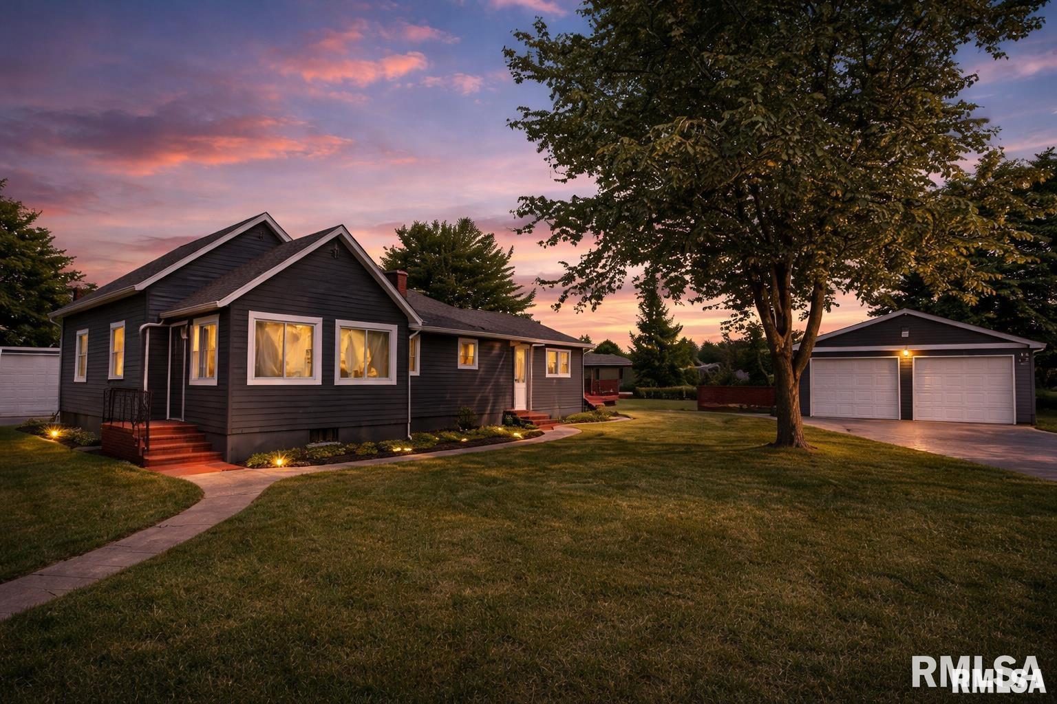 130 East Maple Street Roseville, IL 61473 - Photo 1 of 41