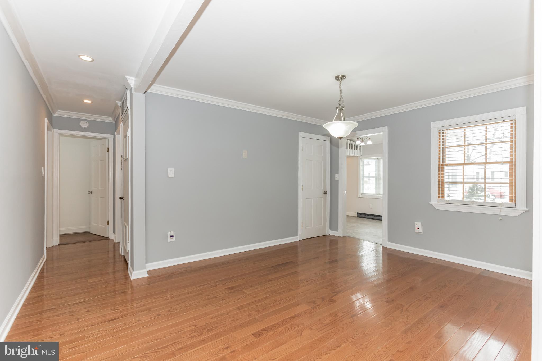 6205 Frontier Drive Springfield, VA 22150 - Photo 21 of 43 Open area / foyer