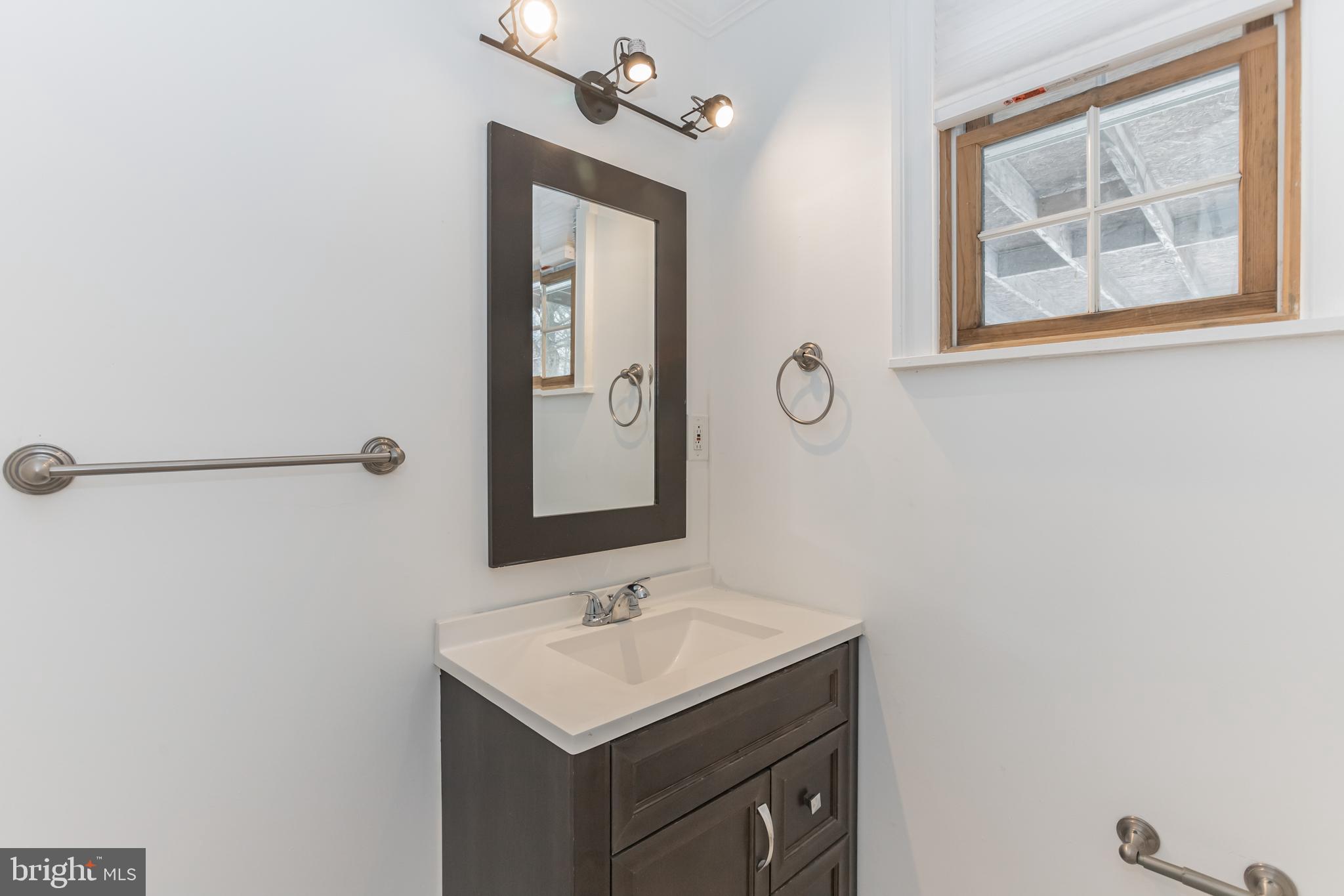 6205 Frontier Drive Springfield, VA 22150 - Photo 35 of 43 Second bathroom