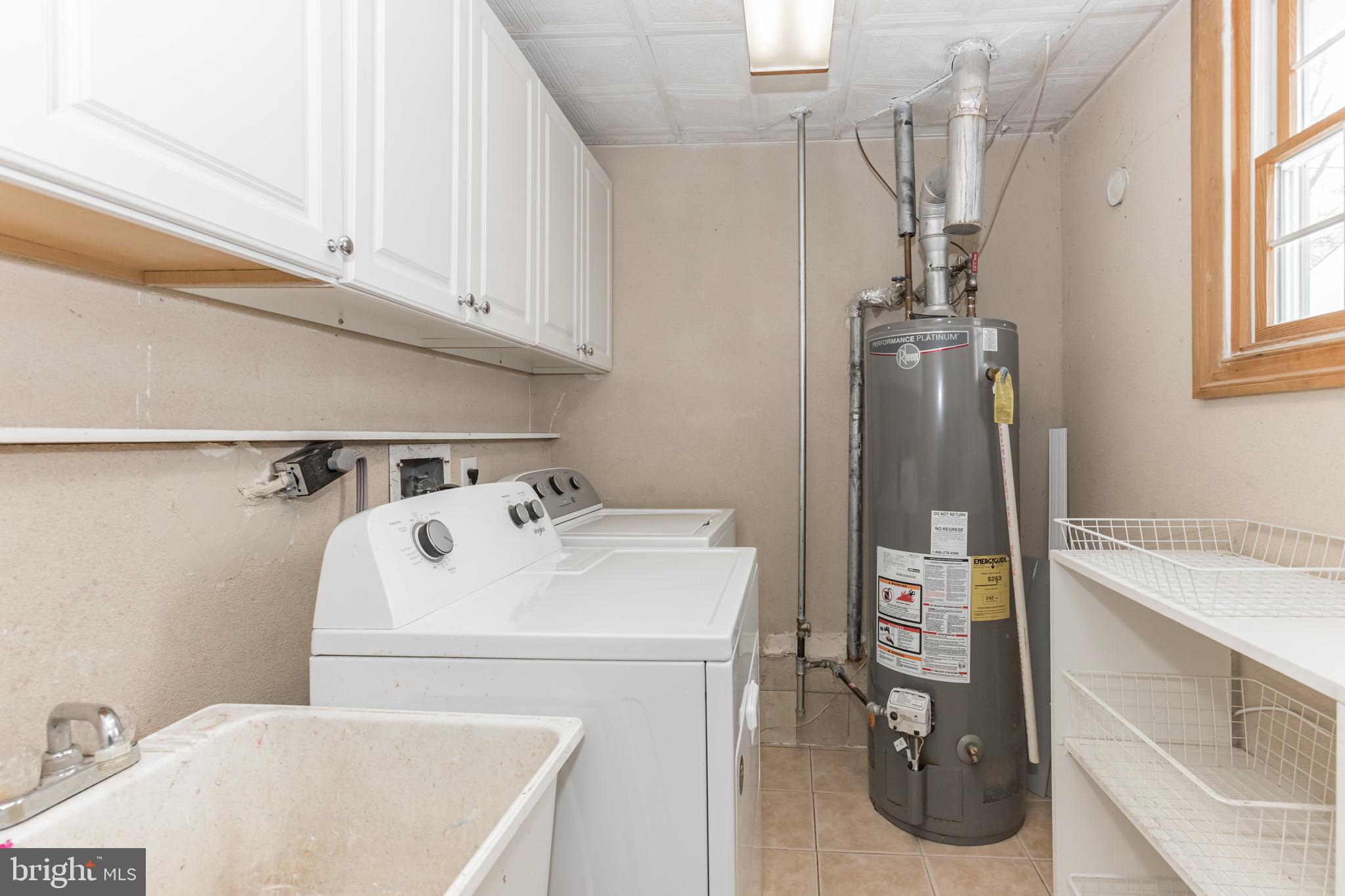 6205 Frontier Drive Springfield, VA 22150 - Photo 42 of 43 Laundry