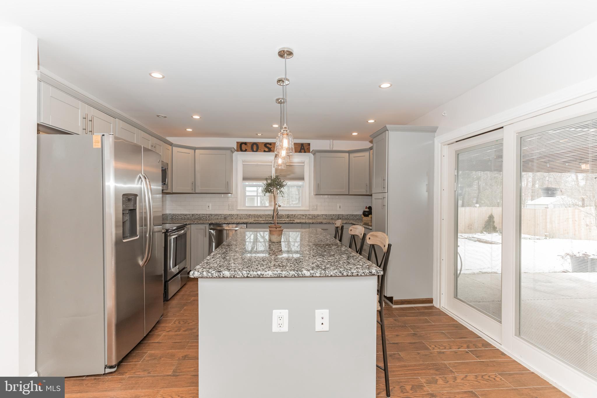 6205 Frontier Drive Springfield, VA 22150 - Photo 9 of 43 Kitchen