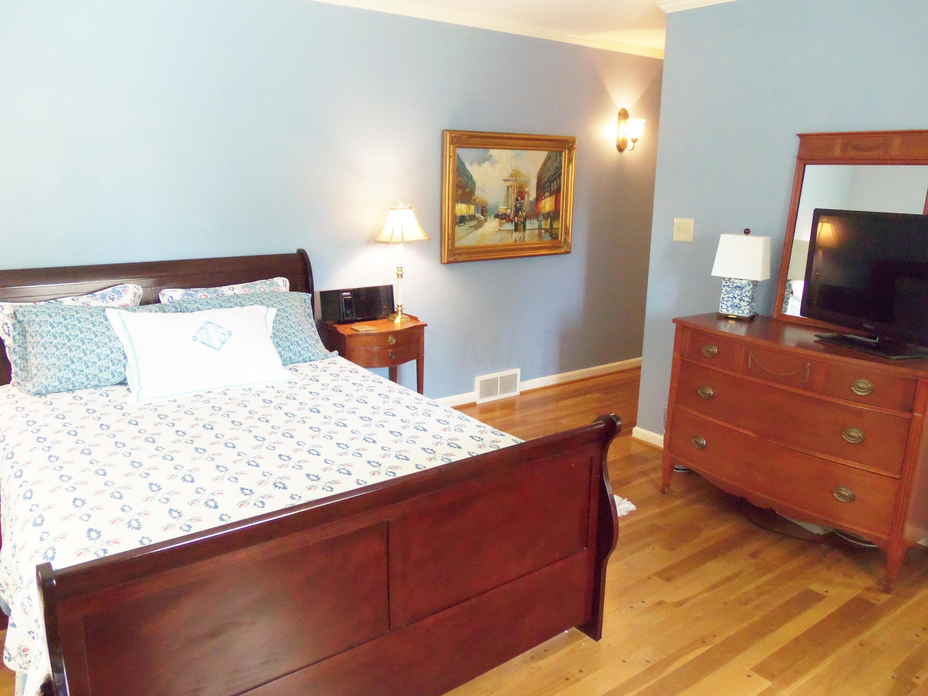 3169 Bembridge Road Columbus, OH 43221 - Photo 13 of 31 Gallery Image 13