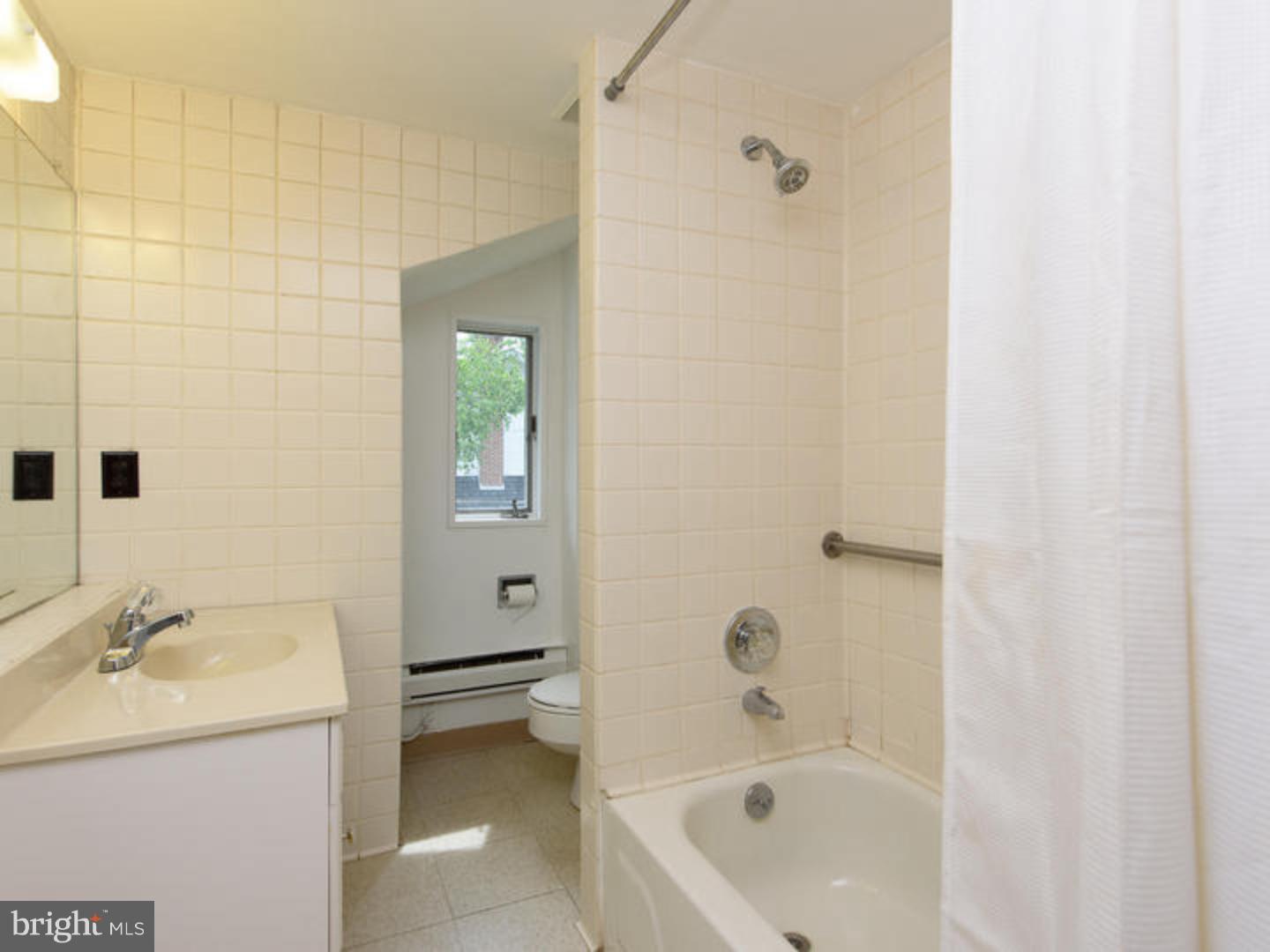99 Egypt Road Norristown, PA 19403 - Photo 15 of 25 Bathroom