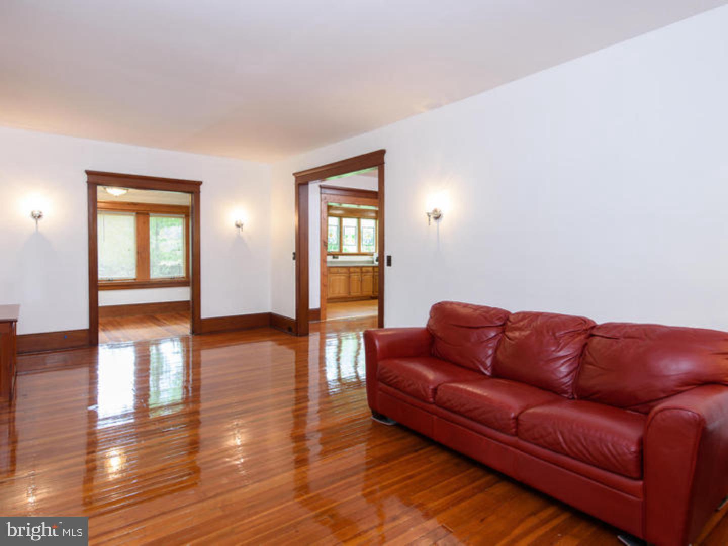 99 Egypt Road Norristown, PA 19403 - Photo 6 of 25 Living Room