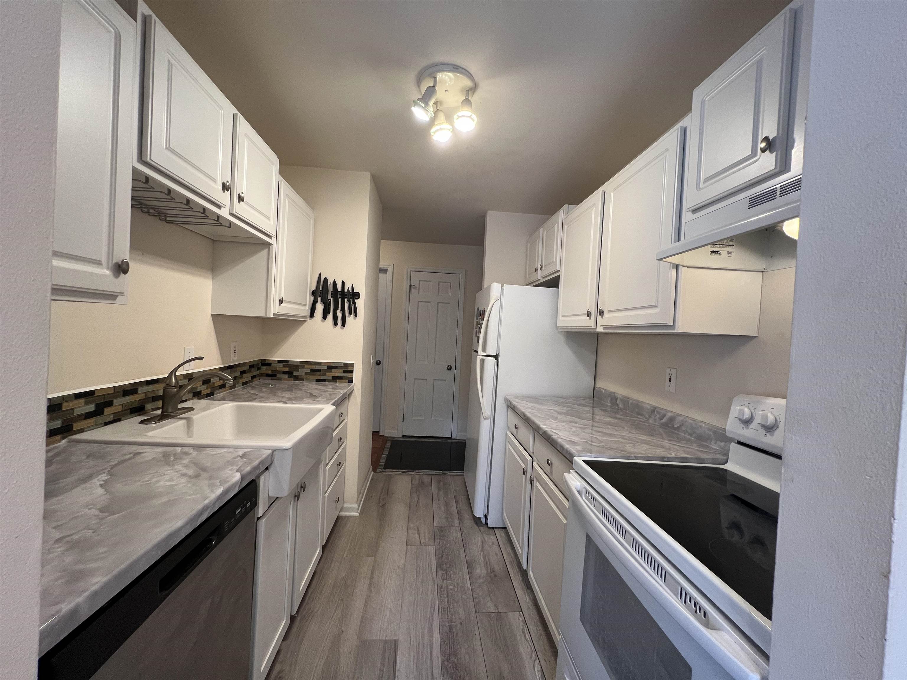 2142 Allen Boulevard, Unit 4 Middleton, WI 53562 - Photo 4 of 17