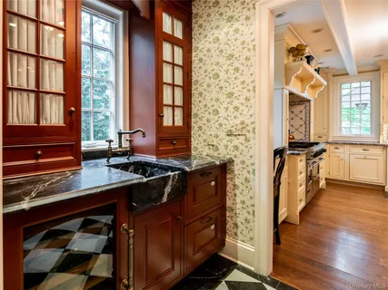 $3,198,000 | 170 Manhasset Woods Road, Manhasset, NY 11030